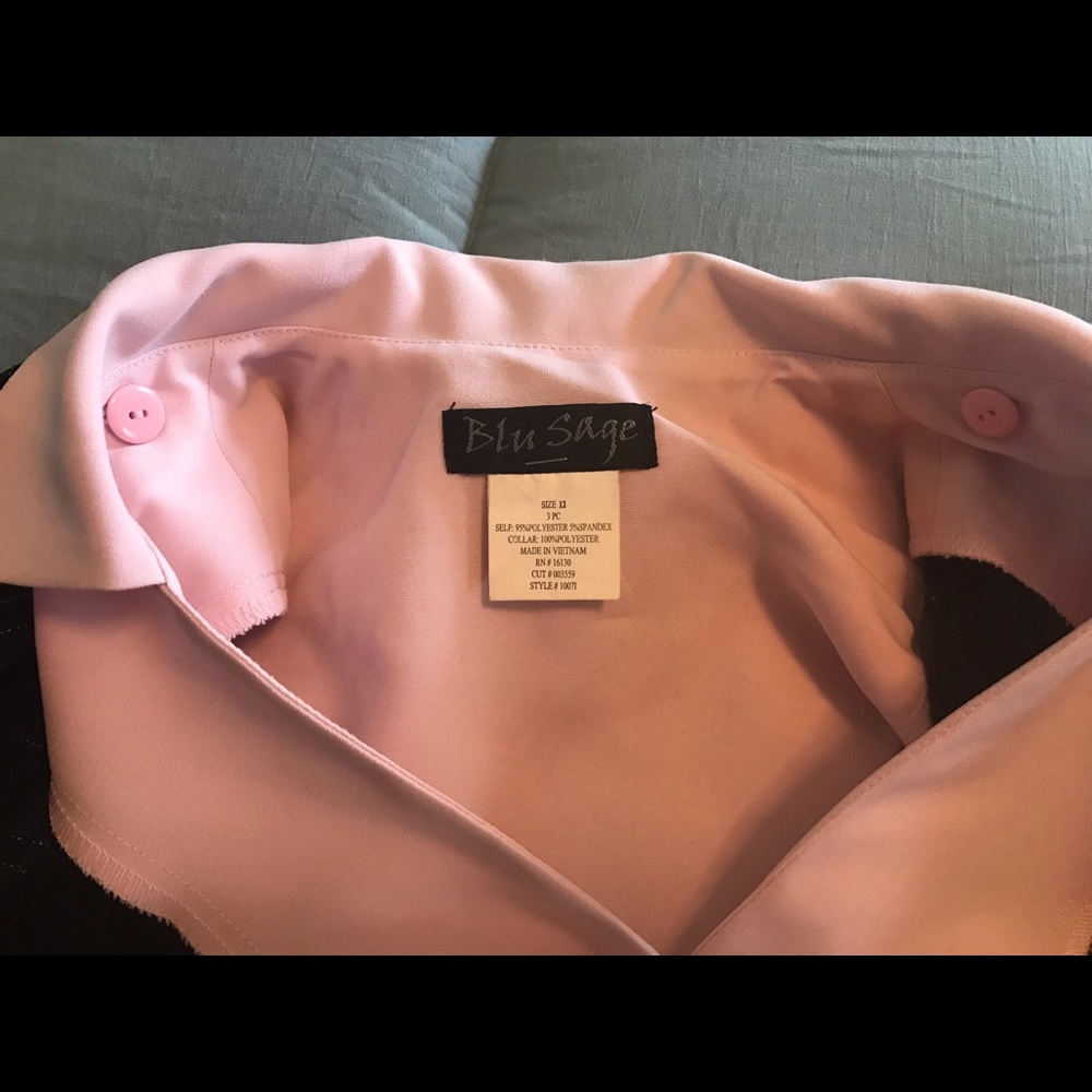 Women’s three-piece skirt suit - Picture 9 of 10